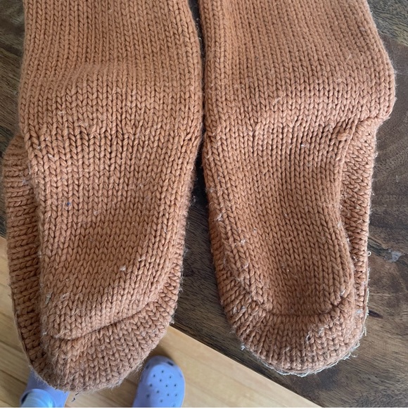 Aerie sz Small 5/6 crochet slippers fox faces socks - Picture 4 of 9